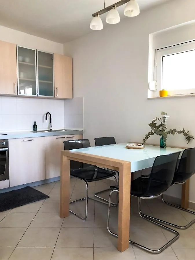 Ones Apartment Trogir 0*,
